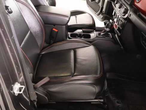 Used 2020 Jeep Gladiator Rubicon image 13