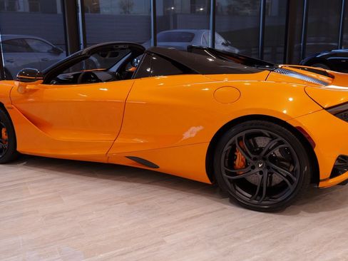 Used 2024 McLaren 750S Spider image 27