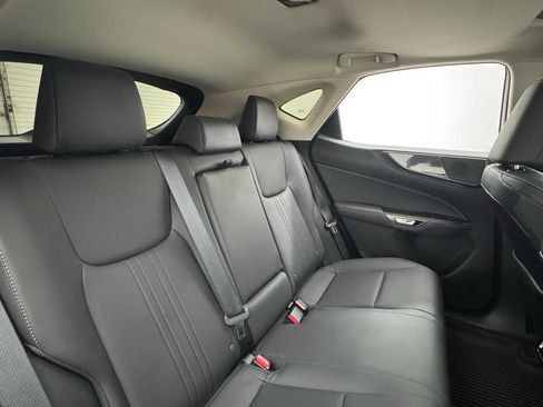 Used 2025 Lexus NX 250 FWD w/ Towing Package (2000 Lbs) image 38