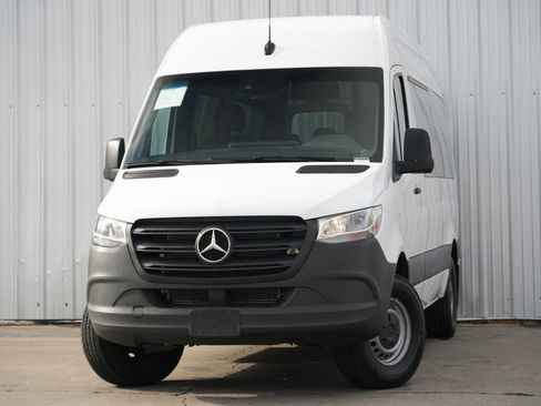 Used 2023 Mercedes-Benz Sprinter 2500 w/ Acoustic Package image 3