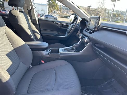 Certified 2022 Toyota RAV4 LE image 16