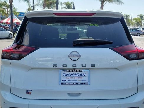 Used 2024 Nissan Rogue S FWD image 27