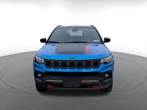 Used 2025 Jeep Compass Trailhawk image 4