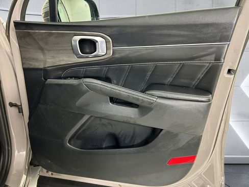 Used 2025 Kia Sorento SX image 15