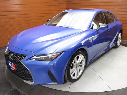 Used 2021 Lexus IS 300 w/ Comfort Package RWD image 5