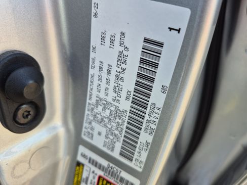 Used 2022 Toyota Tundra SR5 w/ SR5 Premium Package RWD image 26