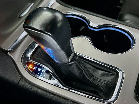 Used 2021 Jeep Grand Cherokee Laredo X image 19