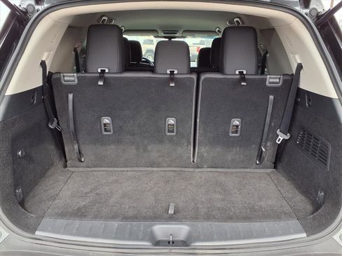 Used 2022 Nissan Pathfinder SV w/ SV Black Package image 10