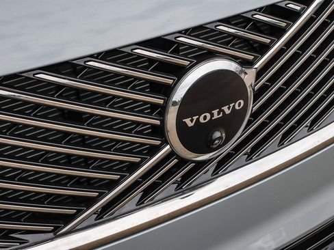 New 2026 Volvo XC90 B5 Plus w/ Protection Package image 16