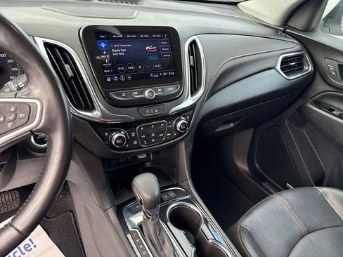 Used 2022 Chevrolet Equinox Premier AWD/4WD image 32