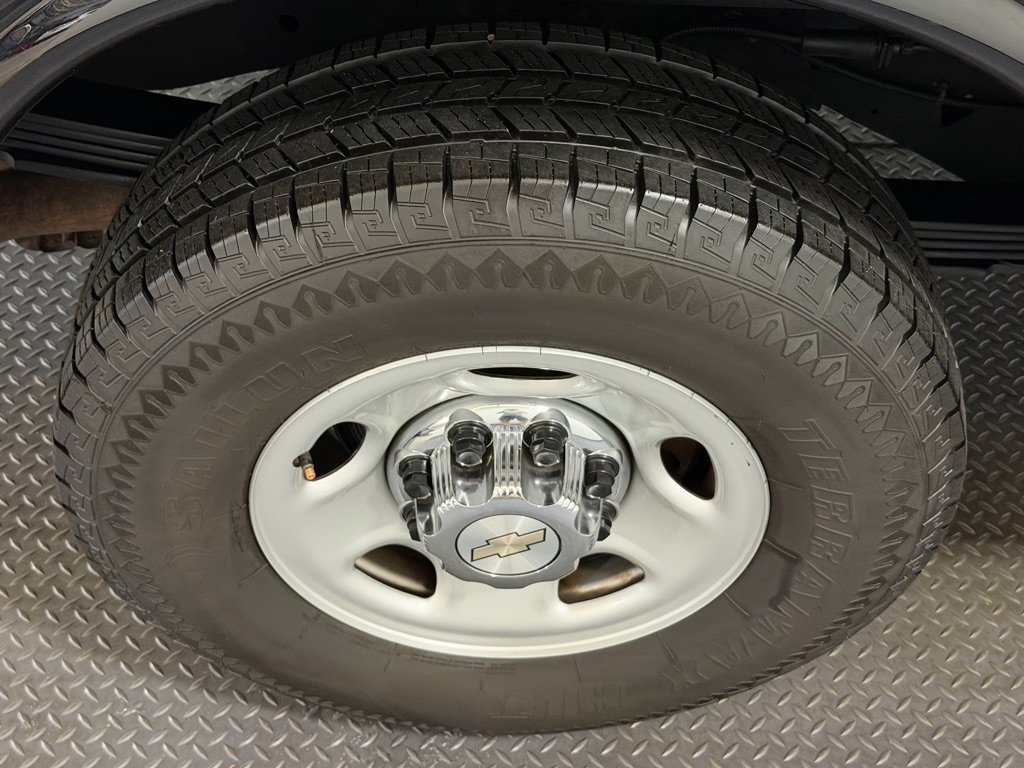 Used 2018 Chevrolet Express 3500 LT w/ LT Preferred Equipment Group RWD image 19
