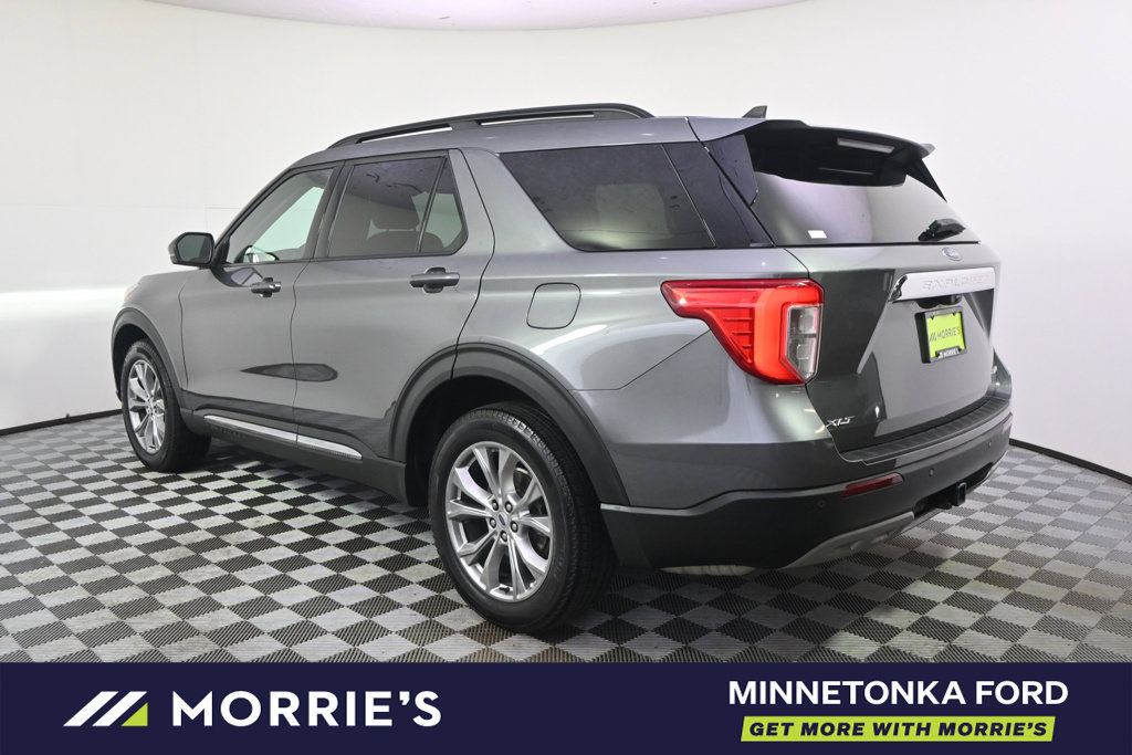 Used 2024 Ford Explorer XLT w/ Equipment Group 202A AWD/4WD image 3