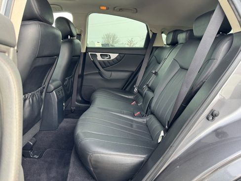 Used 2017 INFINITI QX70 AWD w/ Premium Package image 16