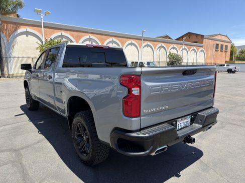 Used 2024 Chevrolet Silverado 1500 LT Trail Boss w/ Convenience Package II AWD/4WD image 6
