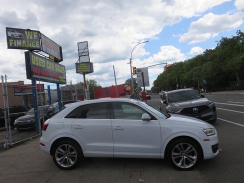Used 2015 Audi Q3 2.0T Prestige w/ Prestige Package AWD/4WD image 9