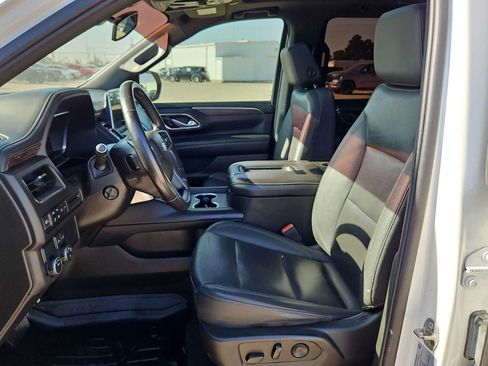 Used 2022 Chevrolet Tahoe LT w/ Luxury Package RWD image 15