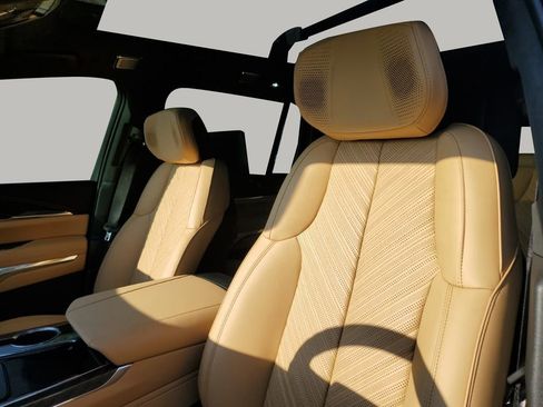 New 2026 Cadillac Escalade IQ Sport 2 w/ LPO, ONYX Package AWD/4WD image 35