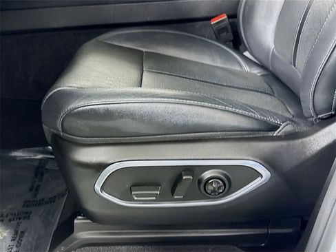 Used 2024 Jeep Wagoneer L Series II image 20