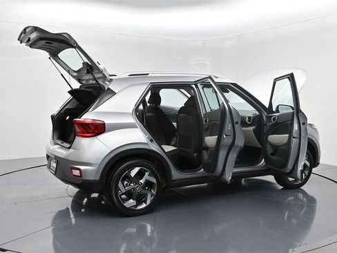 Used 2023 Hyundai Venue SEL image 60