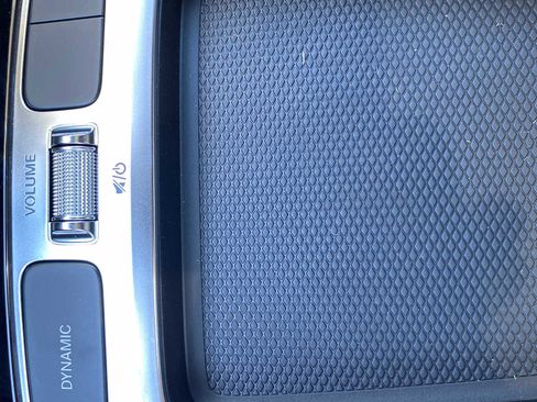 Used 2024 Mercedes-Benz GLB 250 4MATIC image 19