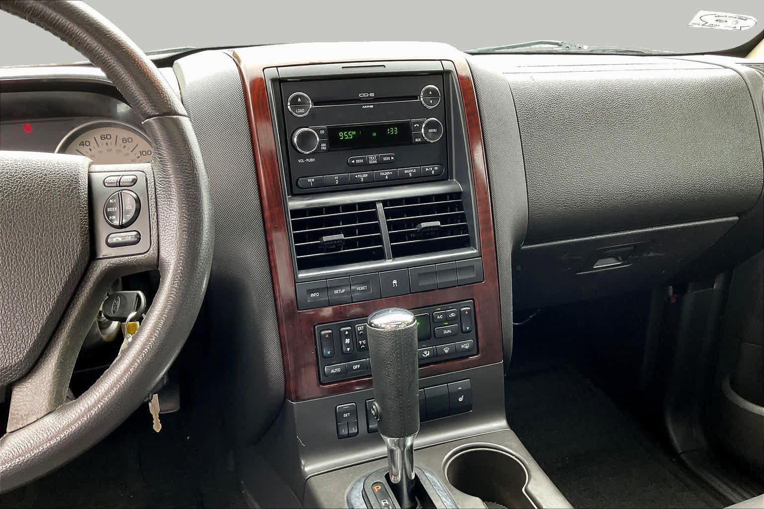 Used 2009 Ford Explorer Limited RWD image 6