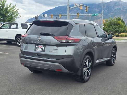 Used 2021 Nissan Rogue SL image 3