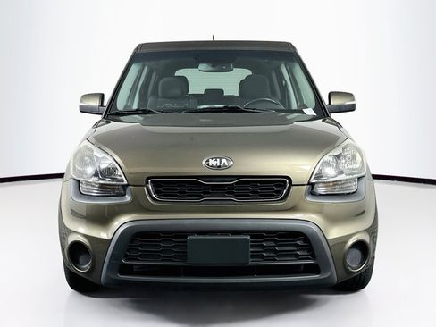 Used 2013 Kia Soul + w/ Audio Pkg FWD image 2
