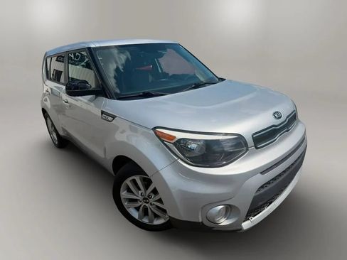 Used 2017 Kia Soul + FWD image 2