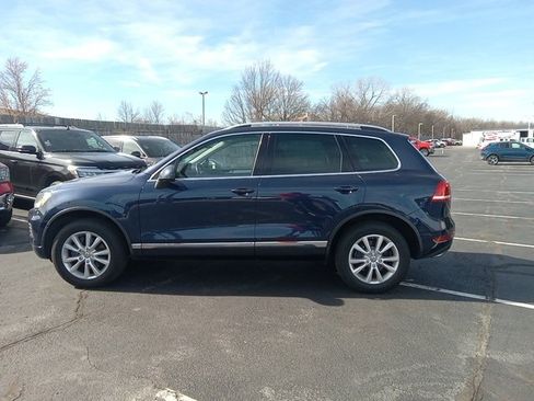 Used 2014 Volkswagen Touareg VR6 image 4