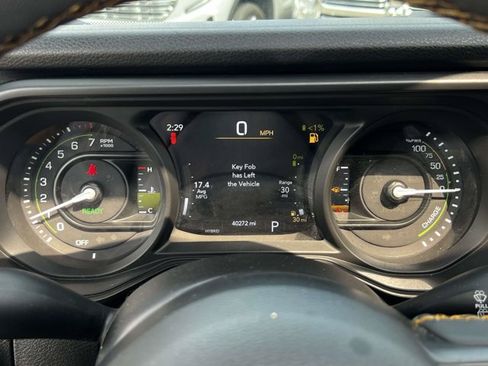Used 2024 Jeep Wrangler Unlimited AWD/4WD image 24