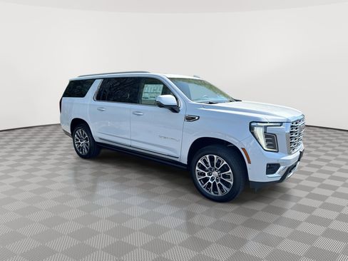 New 2026 GMC Yukon XL Denali w/ Denali Reserve Package image 2