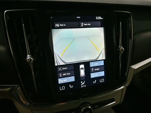 Used 2018 Volvo V90 T6 Cross Country w/ Convenience Package AWD/4WD image 16