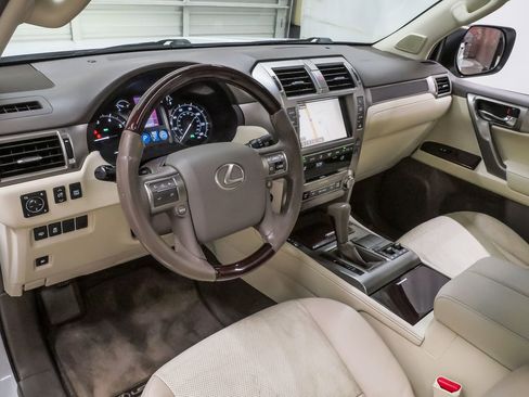 Used 2015 Lexus GX 460 w/ Premium Package AWD/4WD image 2