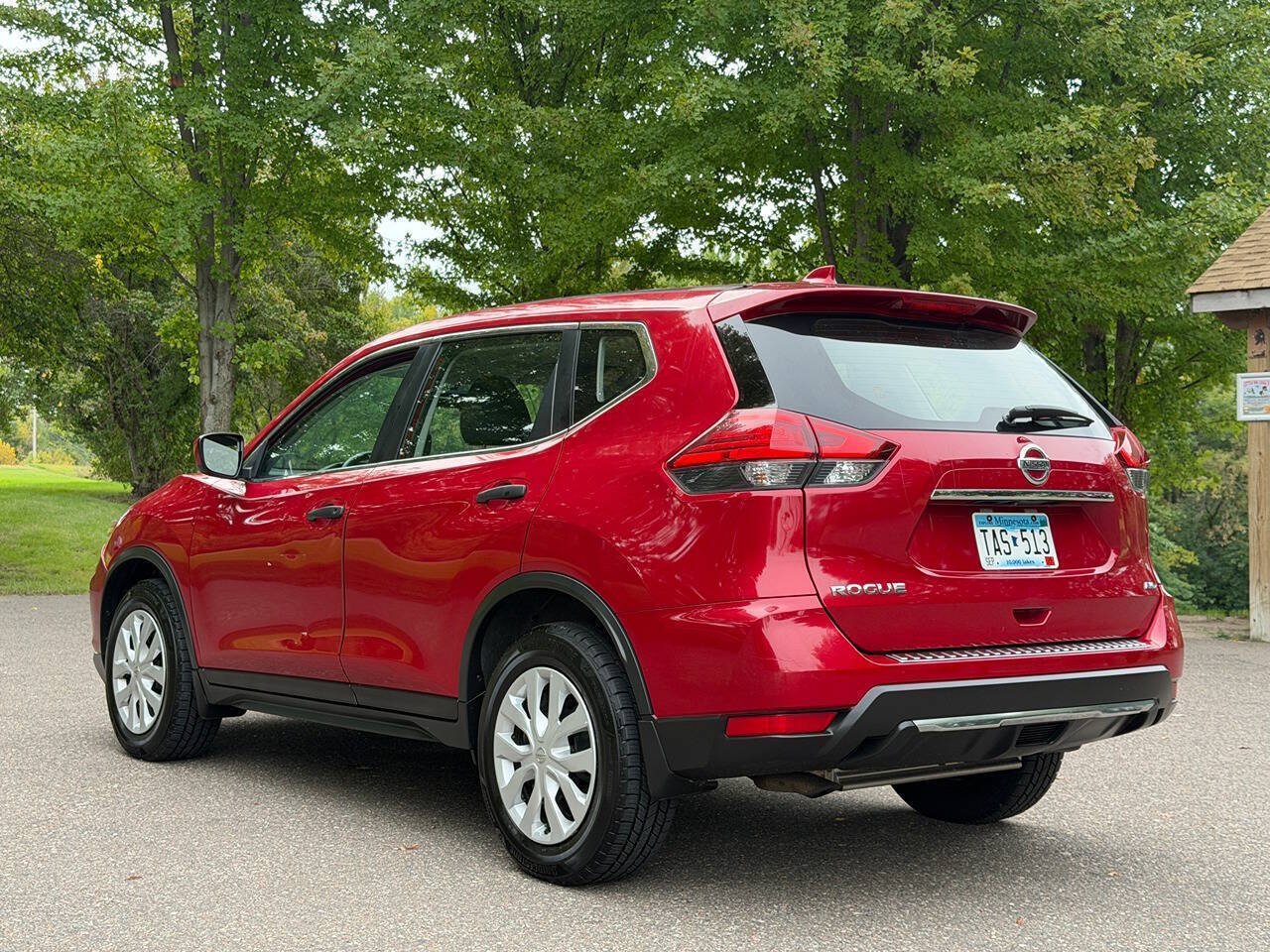Used 2017 Nissan Rogue S AWD/4WD image 6