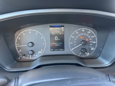 Used 2025 Toyota Corolla Cross LE image 20