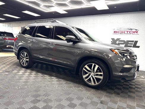 Used 2017 Honda Pilot Touring image 2
