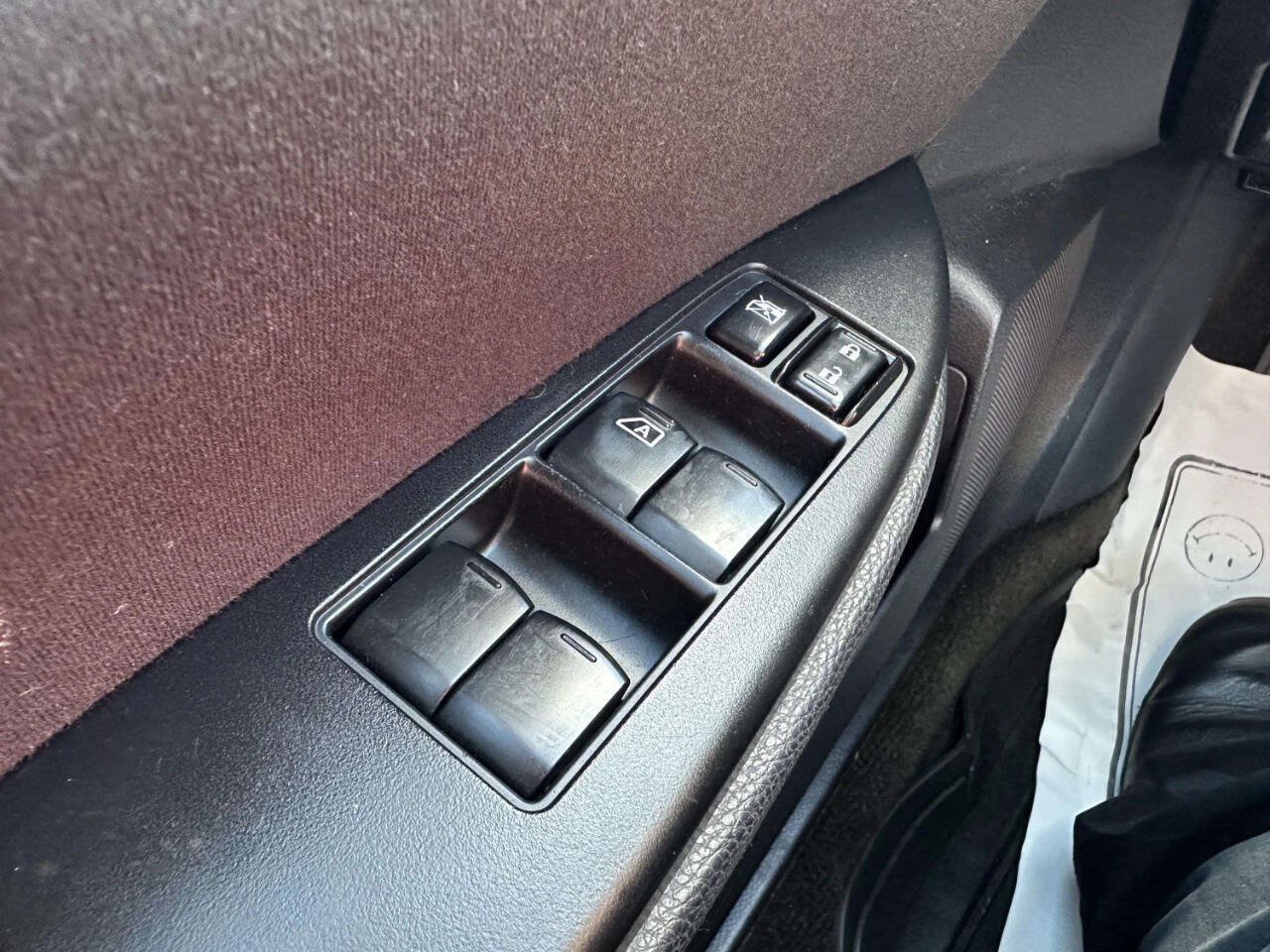 Used 2011 Subaru Legacy 2.5i AWD/4WD image 20