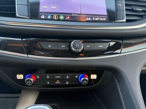 Used 2021 Buick Enclave Essence w/ Sport Touring Edition image 17