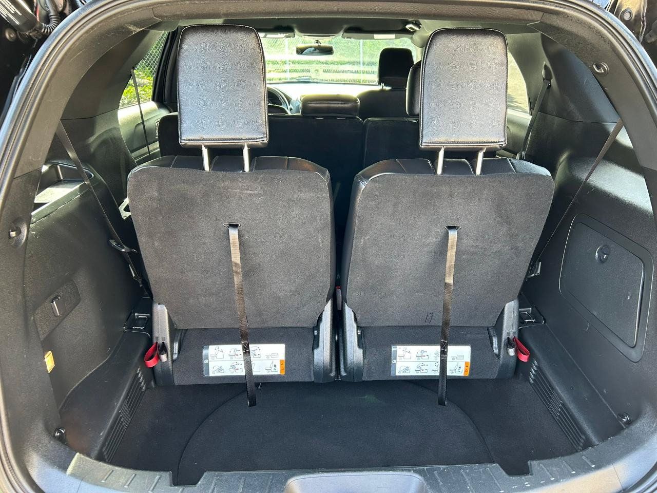 Used 2018 Ford Explorer XLT w/ Equipment Group 202A FWD image 16