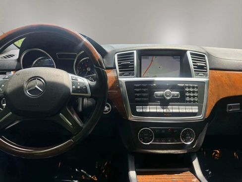 Used 2014 Mercedes-Benz GL 550 4MATIC image 29