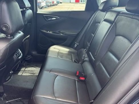 Used 2020 Chevrolet Malibu LT w/ Leather Package FWD image 11