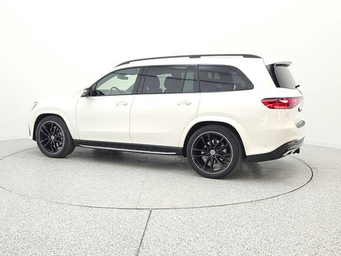 Used 2024 Mercedes-Benz GLS 450 4MATIC image 7