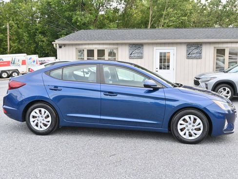 Used 2020 Hyundai Elantra SE FWD image 11