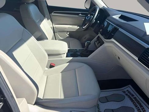 Used 2023 Volkswagen Atlas SE w/ Panoramic Sunroof Package image 19