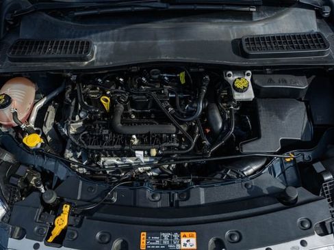 Used 2019 Ford Escape SE image 19