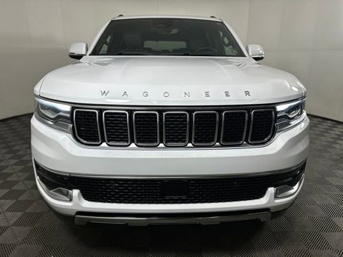 Used 2022 Jeep Wagoneer Series III w/ Flexible Seating Group image 8
