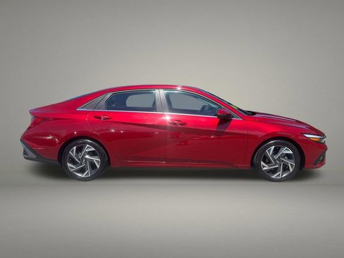 Used 2024 Hyundai Elantra Limited FWD image 6