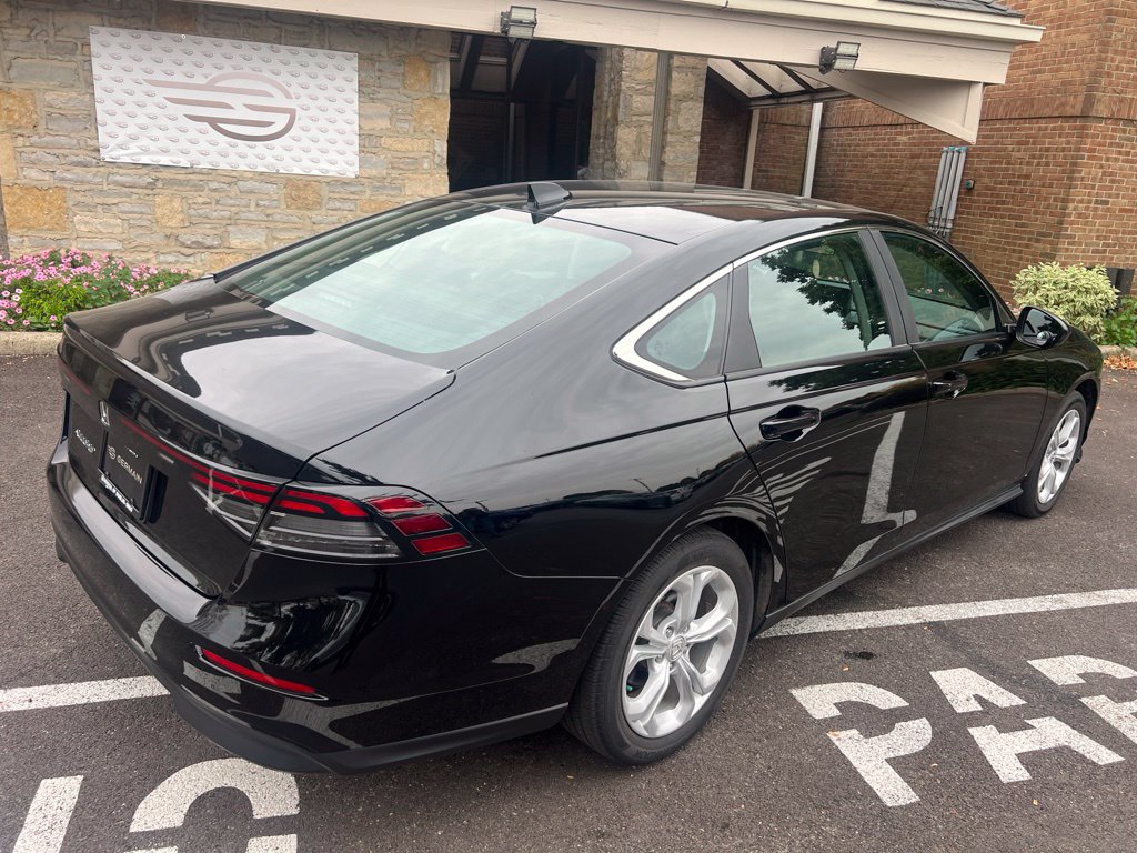 Used 2024 Honda Accord LX image 23