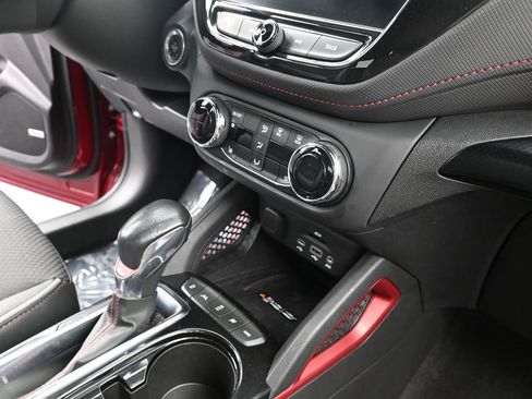 Used 2021 Chevrolet TrailBlazer RS w/ Sun and Liftgate Package image 19