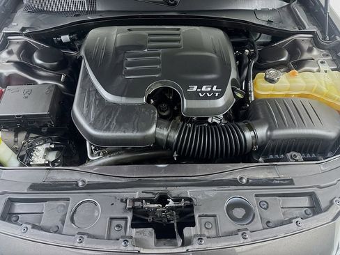 Used 2019 Chrysler 300 S image 29